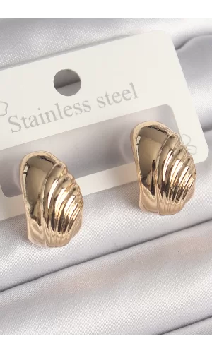 Pirinç Gold Renk İşleme Detaylı Yarım Halka Model Kadın Küpe