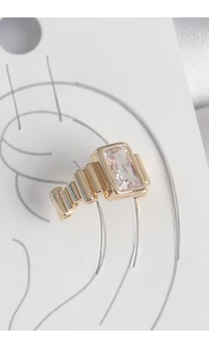 Pirinç Gold Renk Kare Zirkon Taşlı Kadın Kıkırdak Küpe