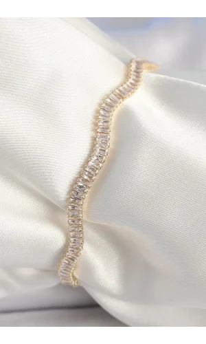 Pirinç Gold Renk Su Yolu Zirkon Taşlı Model Kadın Bileklik