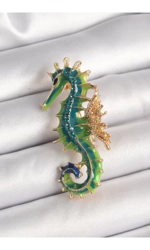 Pirinç Gold Renk Yeşil Deniz Atı Model Zirkon Taş Detay Kadın Broş