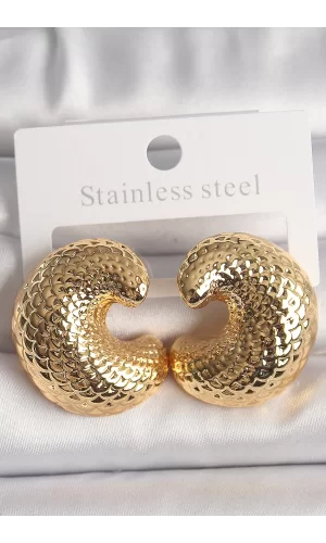 Pirinç Gold Renk Yılan Sırtı İşlemeli Yarım Halka Model Kadın Küpe