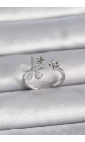 Pirinç Gümüş Renk Ayarlanabilir Zirkon Taşlı Beyaz Mineli Yaprak Model Kadın Yüzük