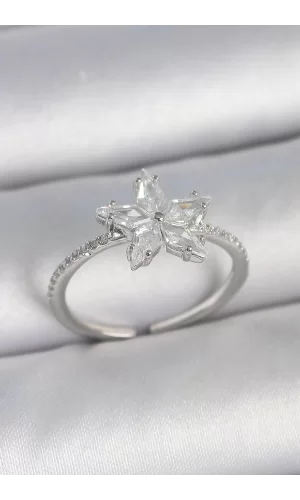 Pirinç Gümüş Renk Zirkon Taşlı Yıldız Model Ayarlanabilir Kadın Yüzük