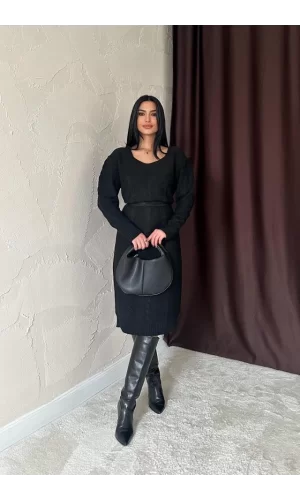 Siyah Kemerli Triko Elbise