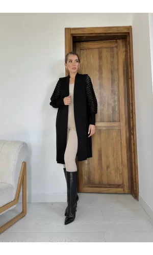 Siyah Kolları Örgülü Triko Hırka