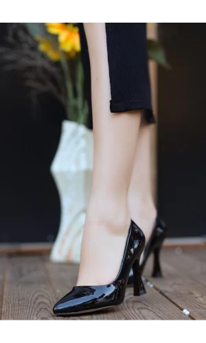Ulba Siyah Rugan Stiletto Ayakkabı