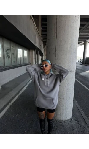 Uzun Kol Kapşonlu Göğüs Baskılı SweatShirt - Gri
