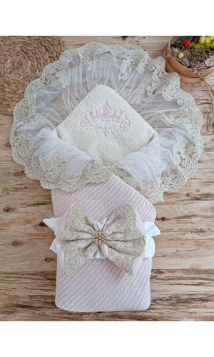 Luz&Pos Yenidoğan Kuzulu Taç Nakış Güpürlü Fiyonklu Duvaklı Prizma Taş Unisex Kundak Bebek Battaniyesi Pembe
