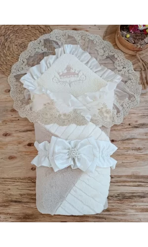 Luz&Pos Yenidoğan Wool Yün Kumaş Taç Nakışlı Güpür Duvaklı Fiyonk Prizma Taş Unisex Kundak Bebek Battaniyesi Bej