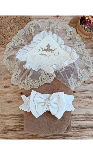 Luz&Pos Yenidoğan Wool Yün Kumaş Taç Nakışlı Güpür Duvaklı Fiyonk Prizma Taş Unisex Kundak Bebek Battaniyesi Kahverengi