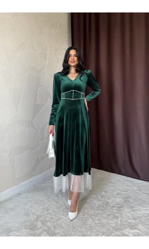 Zümrüt İnci Aksesuarlı Kadife Elbise