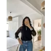 Kadın Uzun Kollu Göğüs Pencere Detay Yaka Boğazlı Kolları Tüllü Sandy Bluz