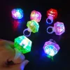 Nessiworld  Kristal Tasarımlı Led Glow Işıklı 3 Modlu Kırmızı Yüzük 3.5 x 5 cm
