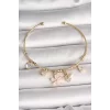 Pirinç Gold Renk Sallantı Pembe Mineli Çiçek Figür Zirkon Taşlı Kelebek Detay Charm Kadın Bileklik