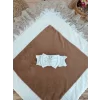 Luz&Pos Yenidoğan Wool Yün Kumaş Taç Nakışlı Güpür Duvaklı Fiyonk Prizma Taş Unisex Kundak Bebek Battaniyesi Kahverengi