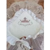 Luz&Pos Yenidoğan Wool Yün Kumaş Taç Nakışlı Güpür Duvaklı Fiyonk Prizma Taş Unisex Kundak Bebek Battaniyesi Kahverengi