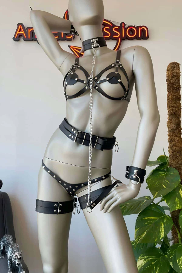 Deri Tasma Detaylı Fantezi Deri Harness Takım