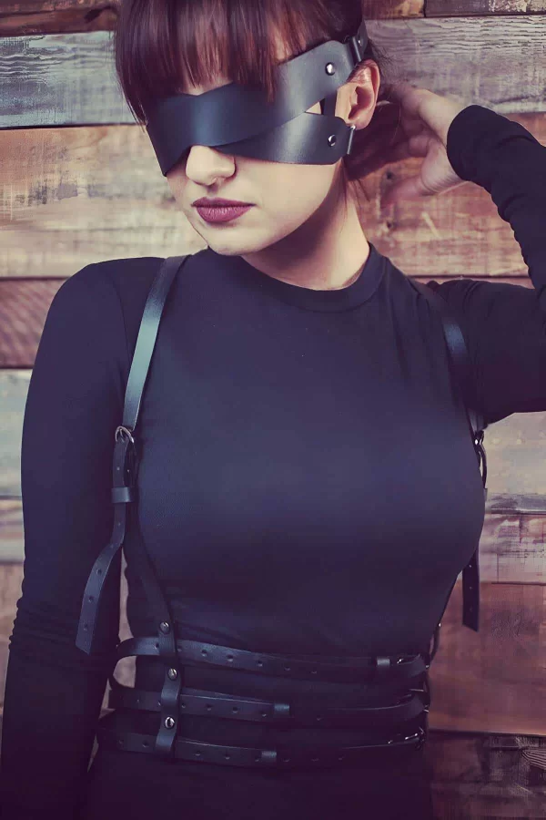 Göz Maskeli Seksi Deri Harness - Brf471