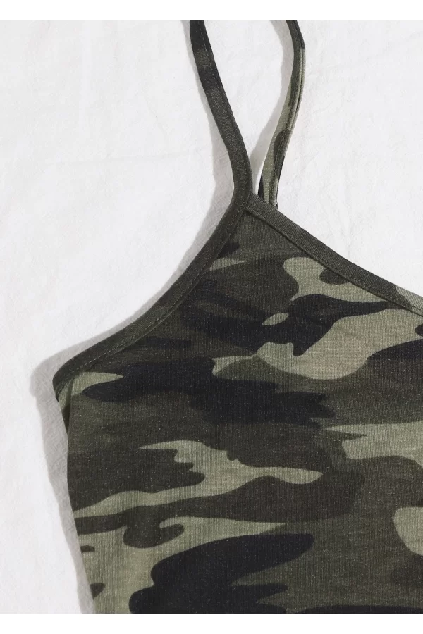 Kadın Kamuflaj Desenli Askılı Crop Top Ve Şortlu Gecelik Takım