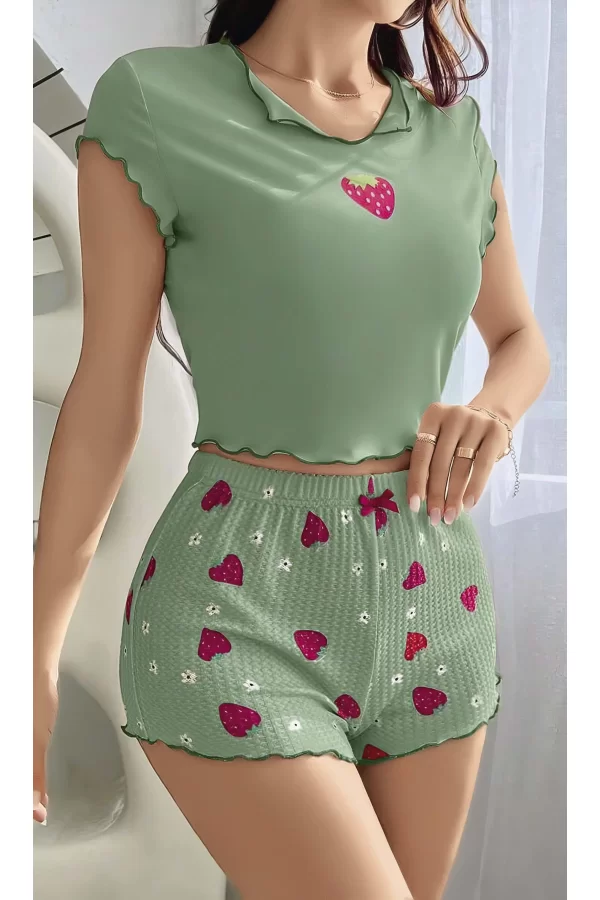 Kadın Yeşil Çilek Desenli Askılı Şortlu Pijama Takım 6648