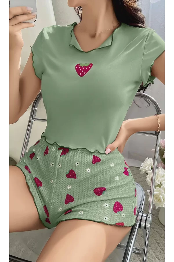 Kadın Yeşil Çilek Desenli Askılı Şortlu Pijama Takım 6648