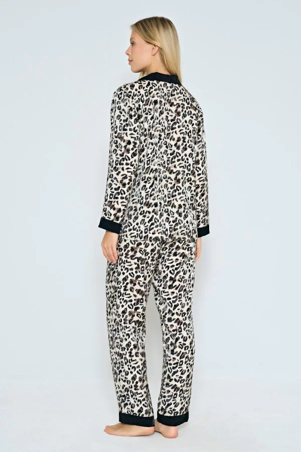 Luz&Pos Arias Closet Viskon Leopar Desenli Önden Düğmeli Pijama Takımı