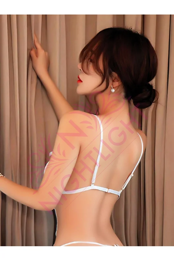 Özel Bölgesi Açık Göğüs Detaylı Fantazi Body