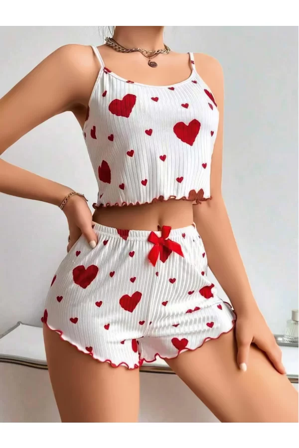Pamuklu Beyaz Üstüne Kırmızı Kalp Desenli Askılı Şortlu Pijama Takımı
