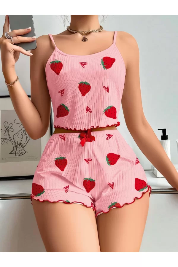 Pamuklu Pembe Üstüne Çilek Desen Fitilli Askılı Şortlu Pijama Takımı