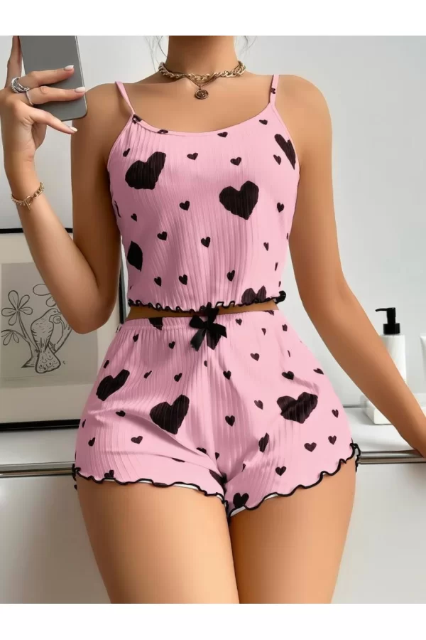 Pamuklu Pembe Üstüne Siyah Kalp Desenli Askılı Fitilli Şortlu Pijama Takımı