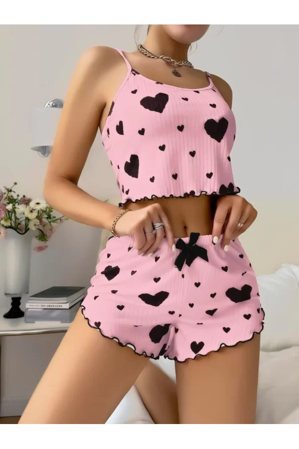 Pamuklu Pembe Üstüne Siyah Kalp Desenli Askılı Fitilli Şortlu Pijama Takımı