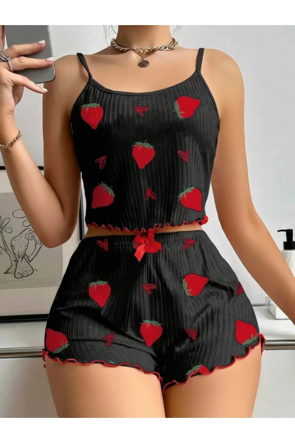 Pamuklu Siyah Üstüne Çilek Desen Fitilli Askılı Şortlu Pijama Takımı