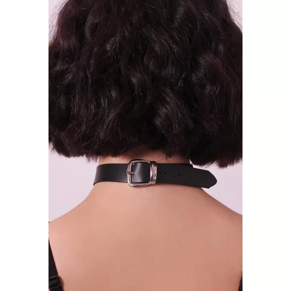 Aksesuarlı Siyah Deri Choker Boyunluk 1081