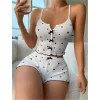 Beyaz Üstüne Siyah Kalp Desenli Askılı Şortlu Pijama Takımı