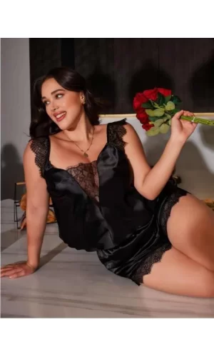 Büyük Beden Siyah Omuz Dantel İşlemeli Saten Şortlu Takım