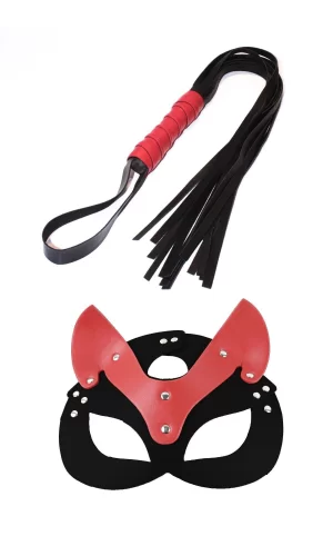 Fantezi Maske Ve Kırbaç