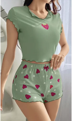 Kadın Yeşil Çilek Desenli Askılı Şortlu Pijama Takım