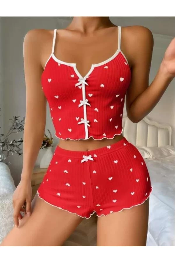 Kırmızı Üstüne Beyaz Kalp Desenli Askılı Şortlu Pijama Takımı