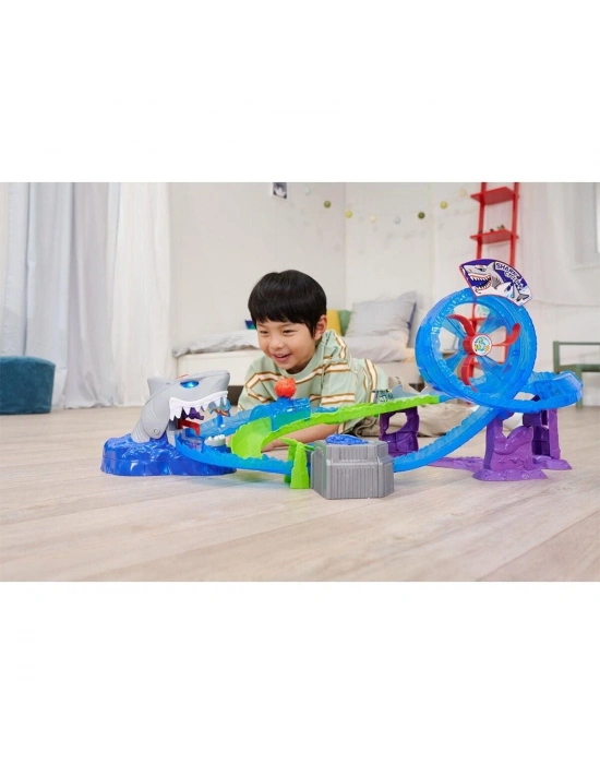 203338002 White Shark Track Set