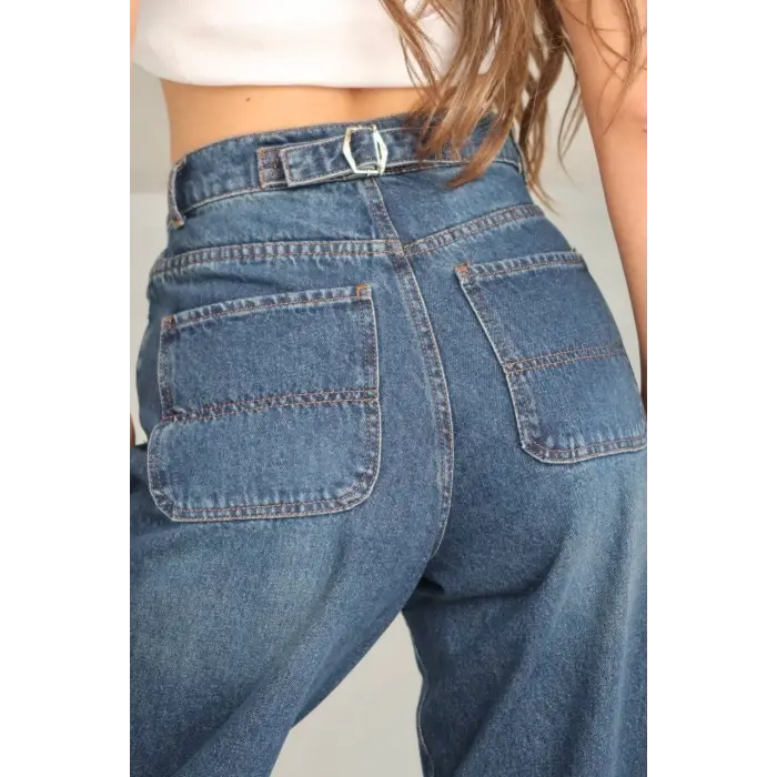 Arkadan tokalı jeans pantolon