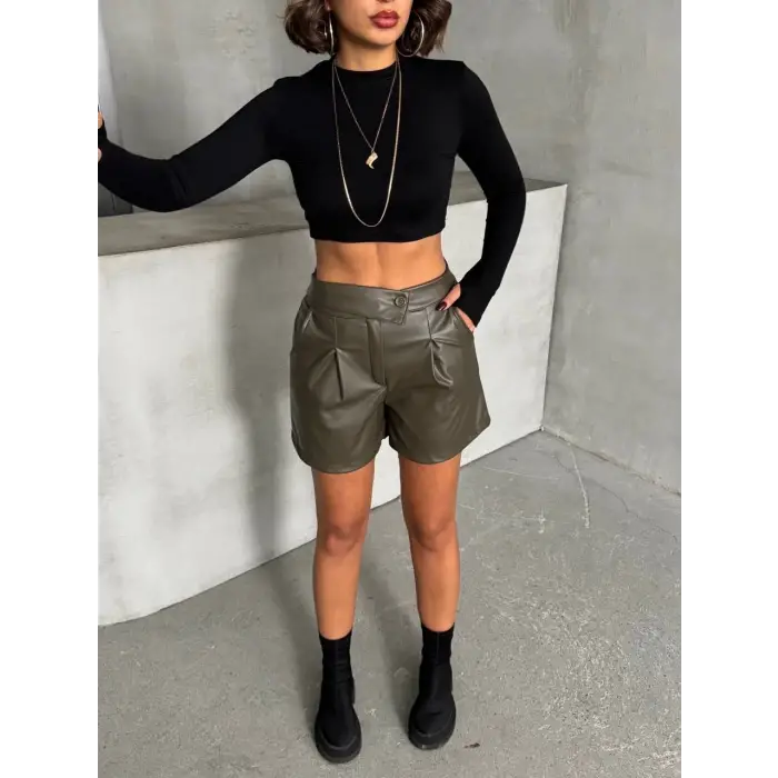 İki düğmeli pileli şort