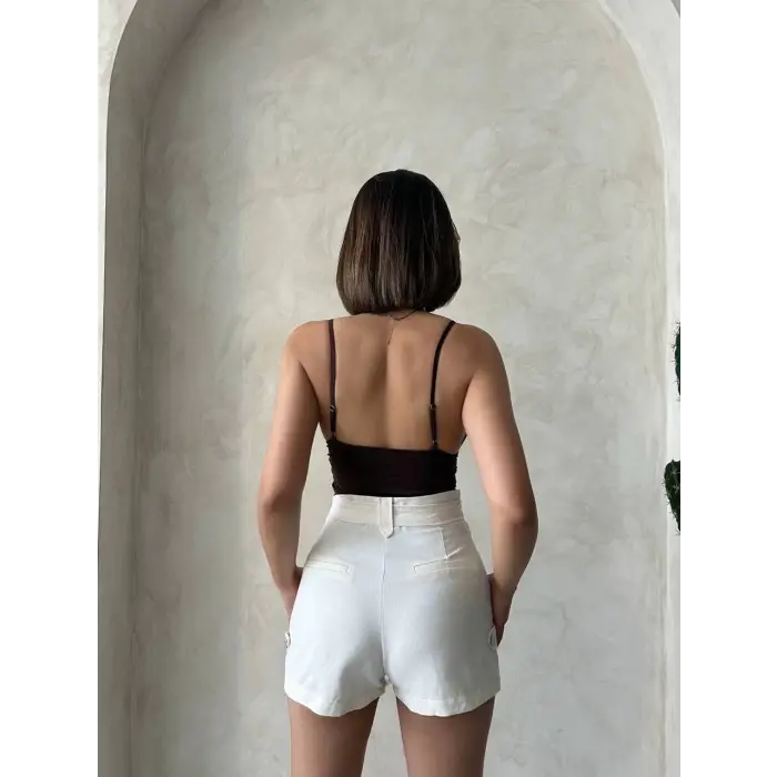 Kemer detaylı gabardin şort krem s25289