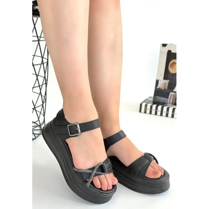 Luno Siyah Cilt Kemerli Sandalet