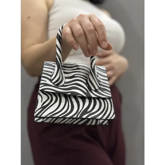 luxe siyahbeyaz cilt çanta