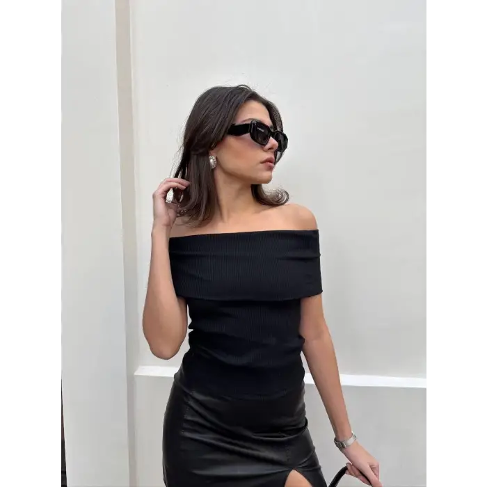 Madonna yaka sıfır kol bluz