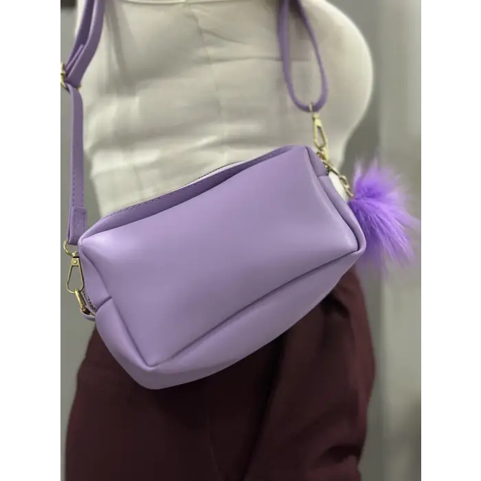 Ponpon mor cilt çanta
