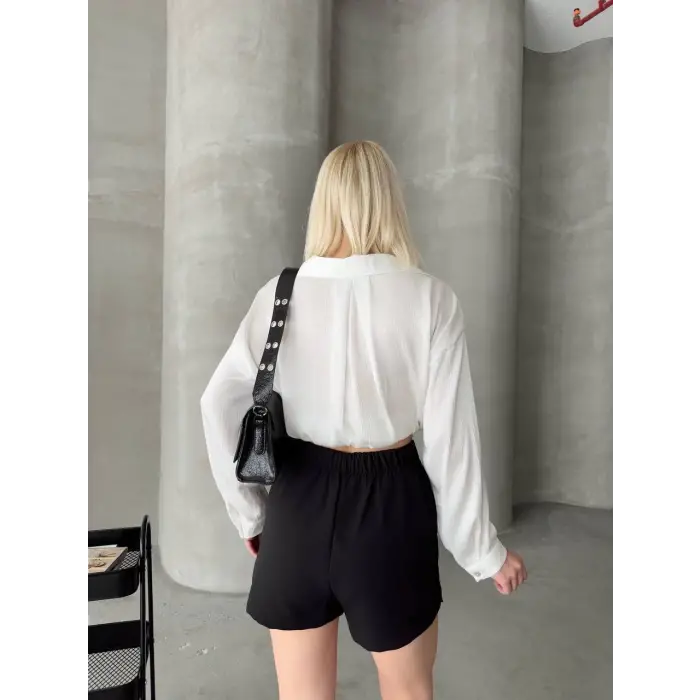 Tek yırtmajlı şort etek