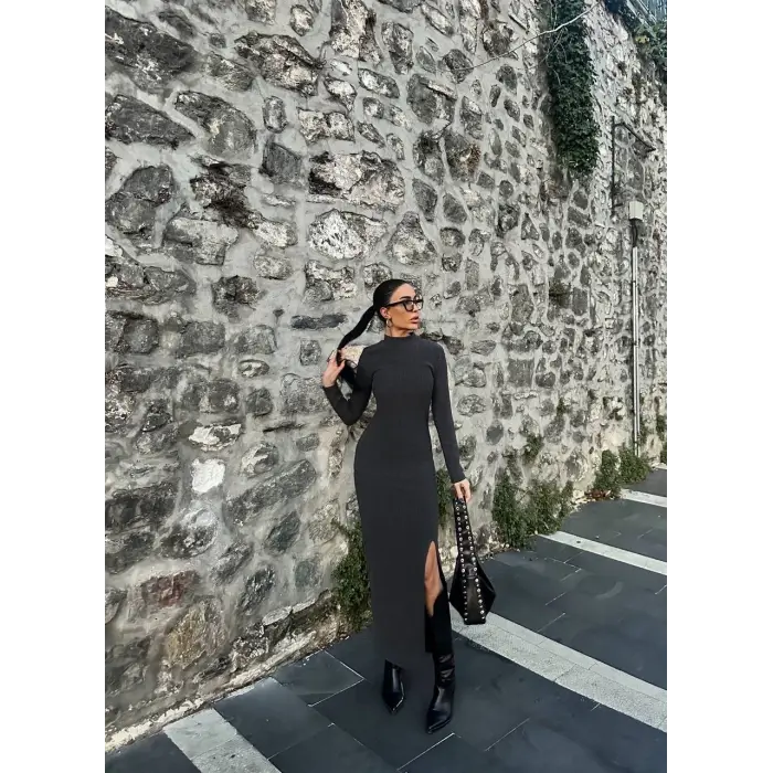 Yırtmaçlı kalın bürümcük uzun elbise siyah