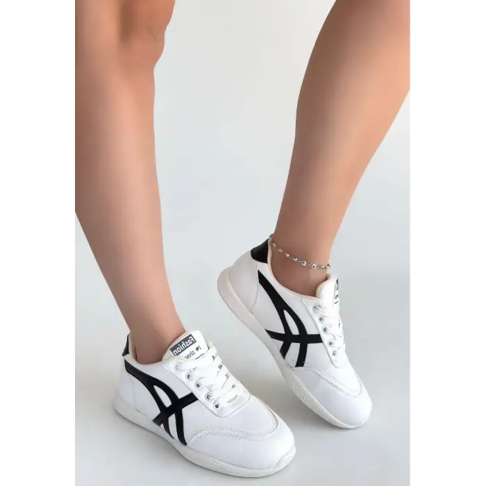 Zlay Beyaz Cilt Siyah Detaylı Bağcıklı Spor Ayakkabı