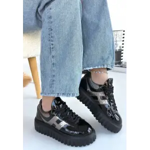 Gesti Siyah Rugan Platin Detaylı Bağcıklı Spor Ayakkabı